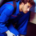 Best Diatomaceous Earth for Bed Bugs-inspecting-for-bed-bugs